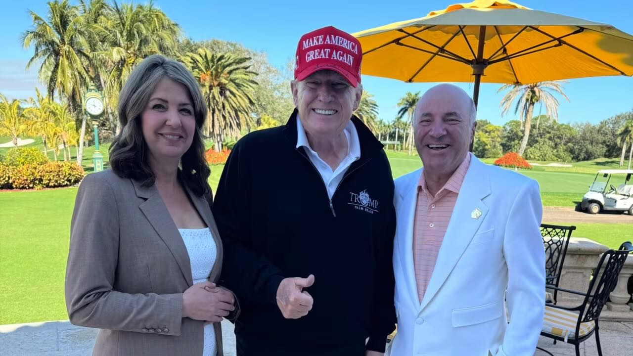 Smith, left, Trump and investor Kevin O'Leary on a recent visit to Mar-a-Lago. (Danielle Smith/X)